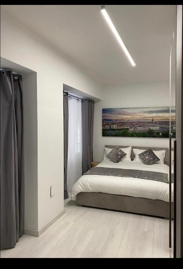 Suite Turin Central Po40 Turim Exterior foto